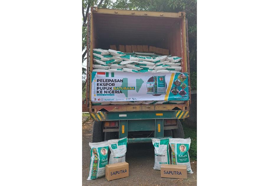 foto-pelepasan-pengiriman-barang-ke-naseni-nigeria.jpg